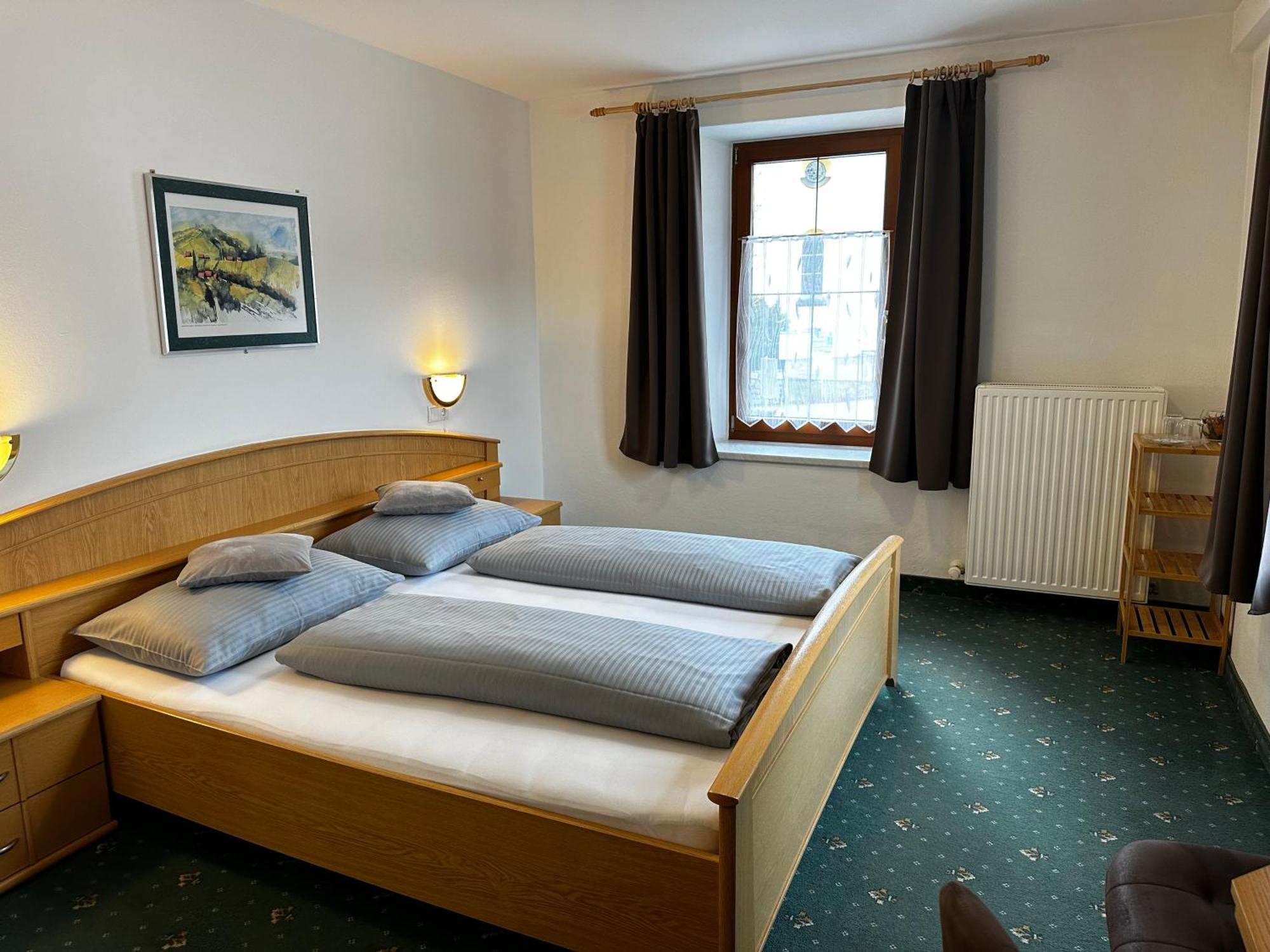 샤르니츠 Goldener Adler B&B 외부 사진