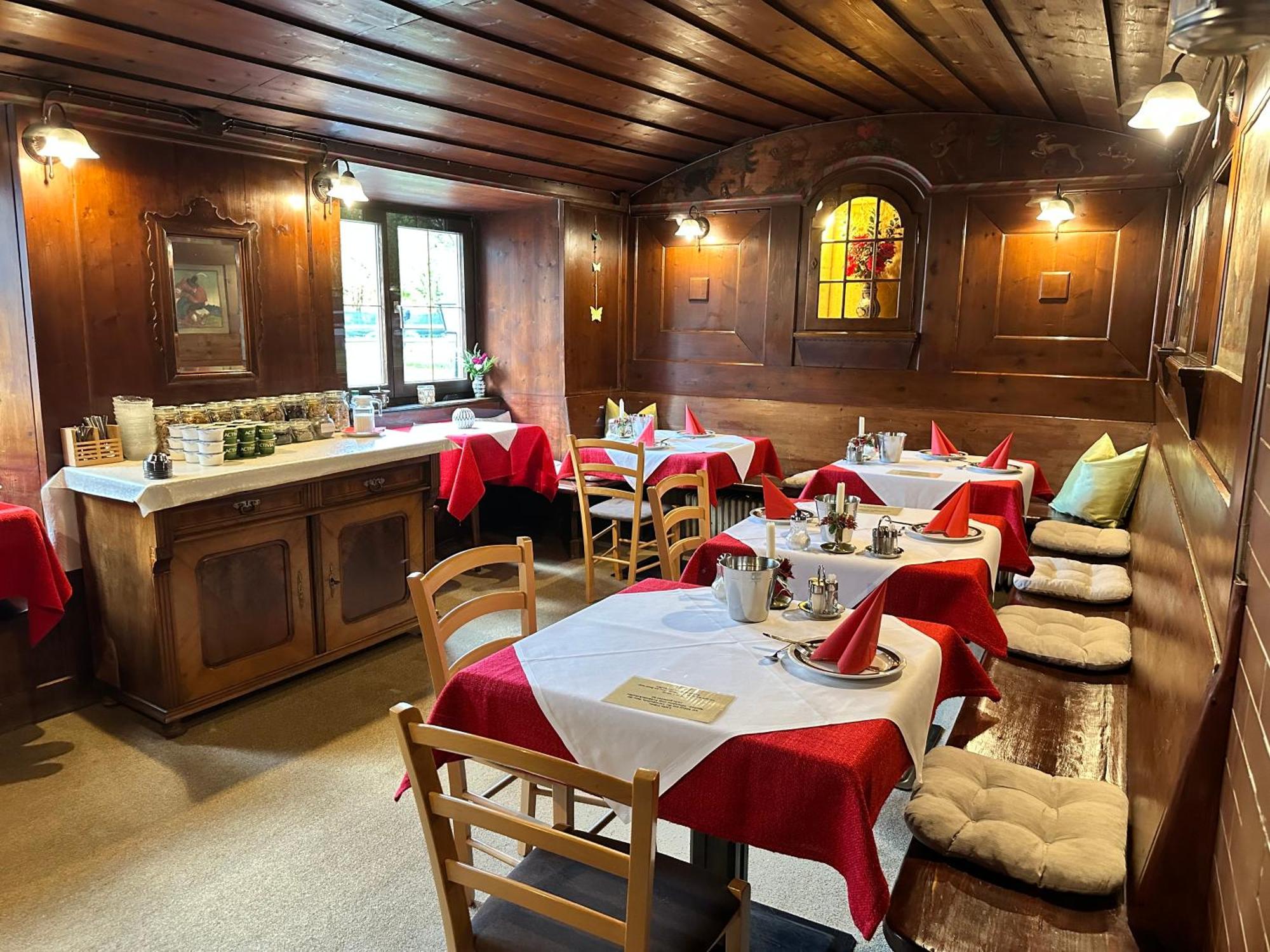샤르니츠 Goldener Adler B&B 외부 사진